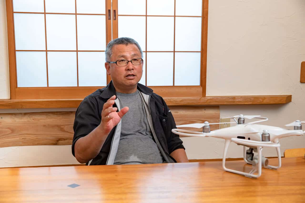 屋根点検用ドローンの活用方法を語る豊島様
