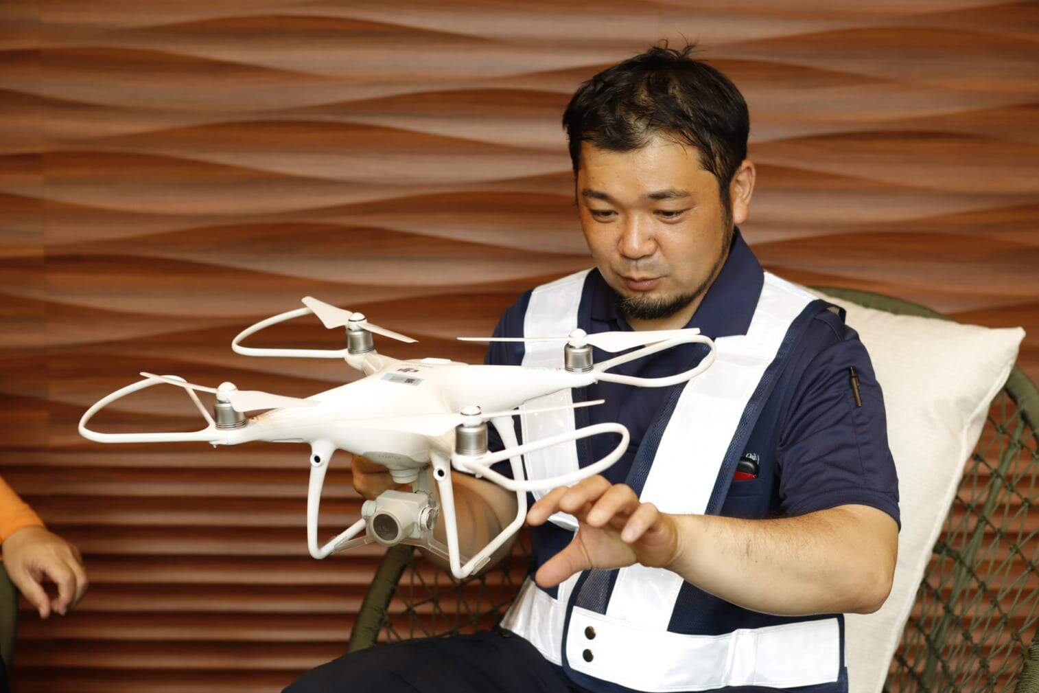 積算機能付き屋根点検用ドローンを持つ峯岸工業株式会社様
